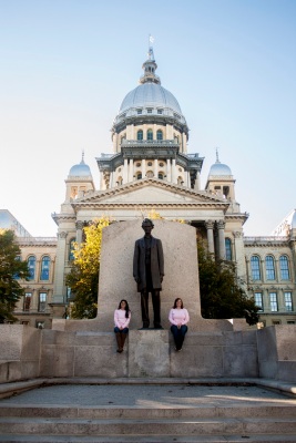 Illinois_Capitol_Lincoln_Statue_Exterior_Girls_Web